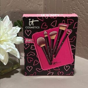 IT Cosmetics Heavenly Luxe Skin-Loving 5-piece Makeup Brush Set